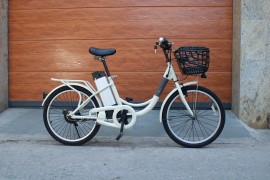 Xe đạp điện Nhật chạy tay ga sử dụng pin